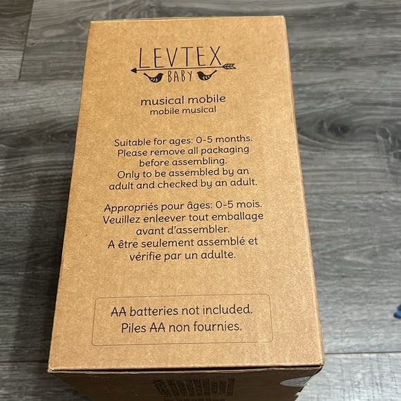 Levtex Baby Musical Mobile for Crib. 0-5 mo Animals Rotates to Lullaby Open Box - Picture 4 of 15